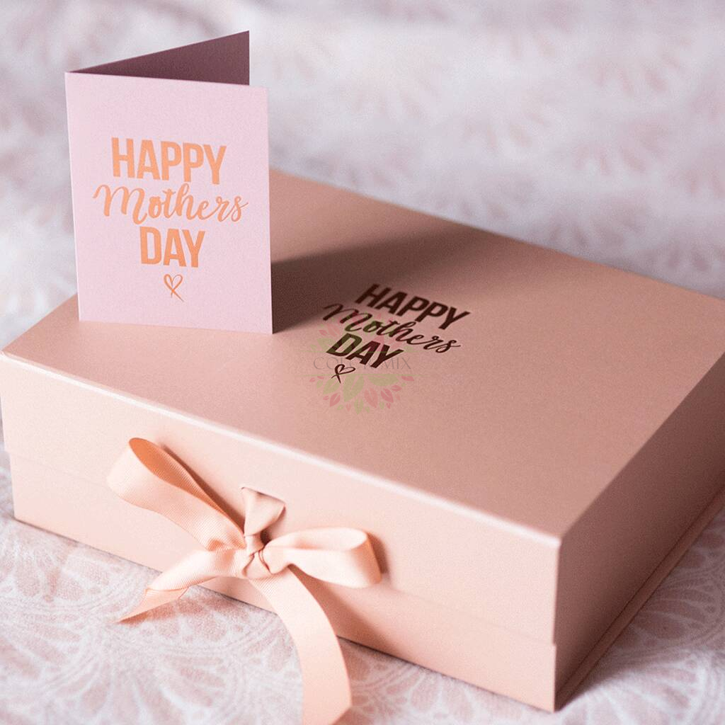 Caja de regalo rosa para el día de la madre con lámina dorada