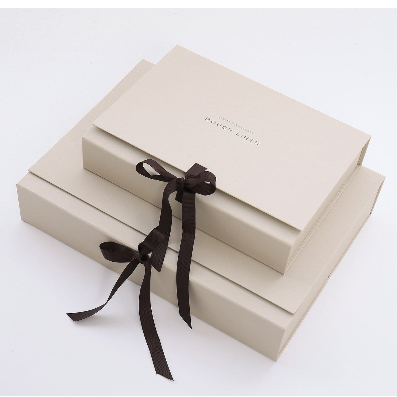 Caja de embalaje con forma de libro de lujo para vestido con cinta